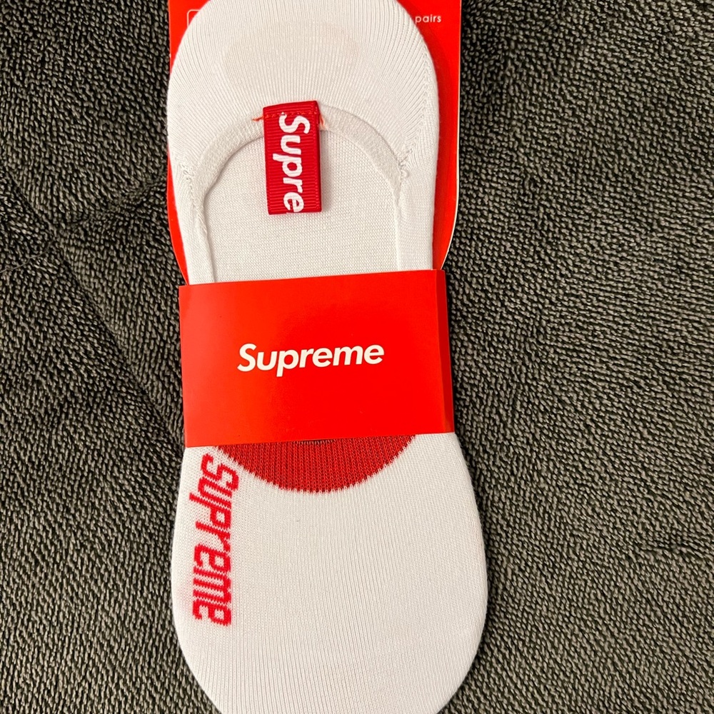 Socks slip on supreme